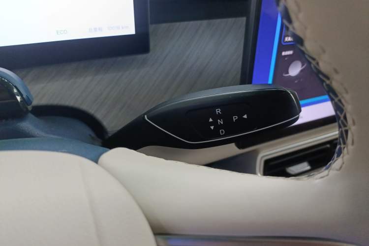 Used Chery Fengyun T9 2024 120 Long-Range Flagship Version 7 Seats Lithium Iron Phosphate Gear Lever