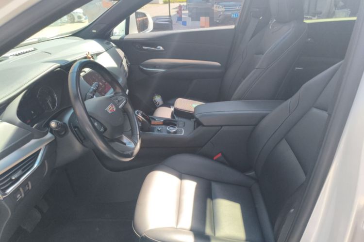 Used Cadillac XT4 2021 28T Two-Wheel Drive Leading Version
