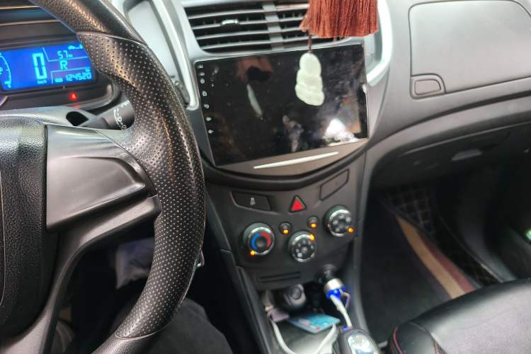 Used Chevrolet Trax 2014 1.4T Automatic Two-Wheel Drive Comfort Version Audio And AC Panel