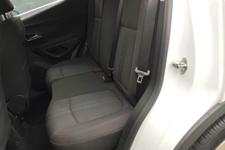 Used Buick Encore 2015 1.4T Automatic Two-Wheel Drive Urban Elite Version