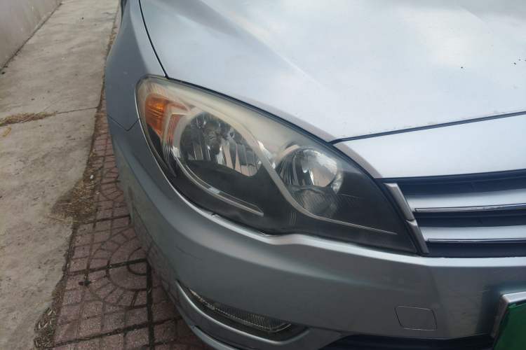 Used Soueast V5 Lingzhi 2012 1.5L Manual Luxury Version Right Front Headlight