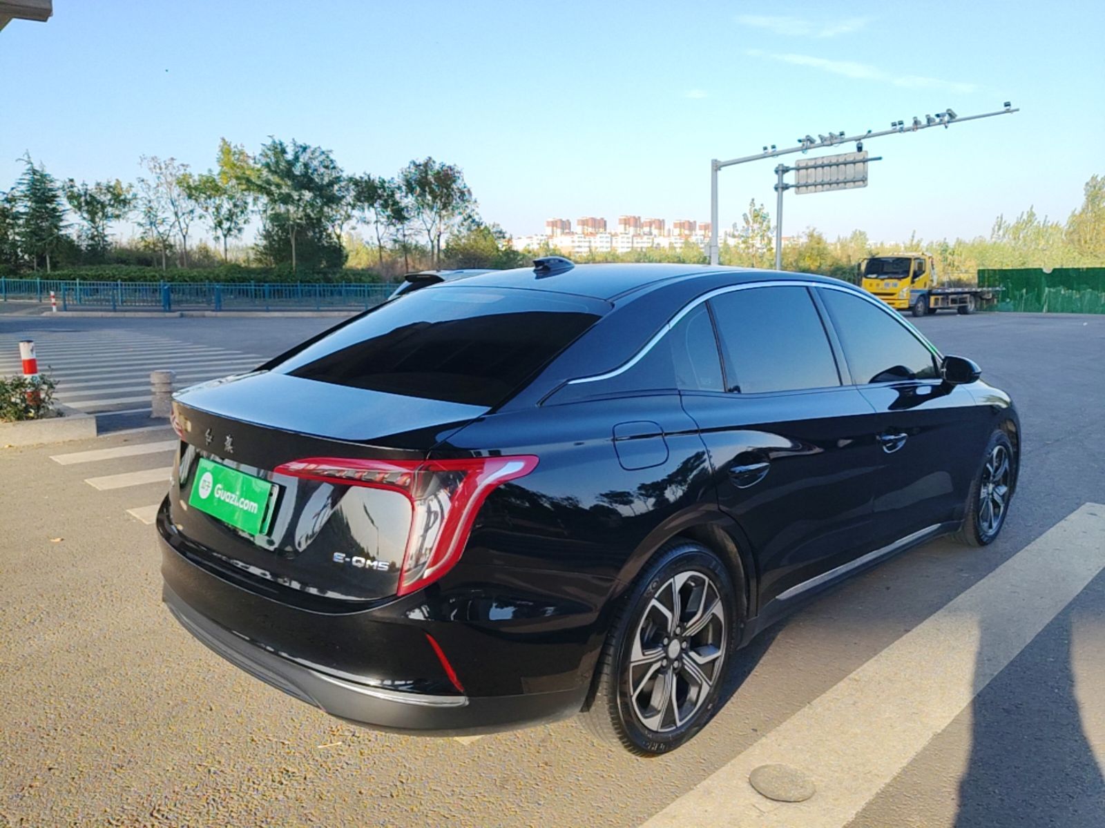 Hongqi E-QM5 2023 Base Travel Edition — снимка 6
