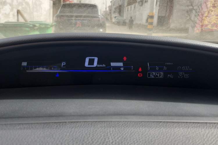 Used Honda Jade 2013 1.8L automatic Comfort version 5 seats
