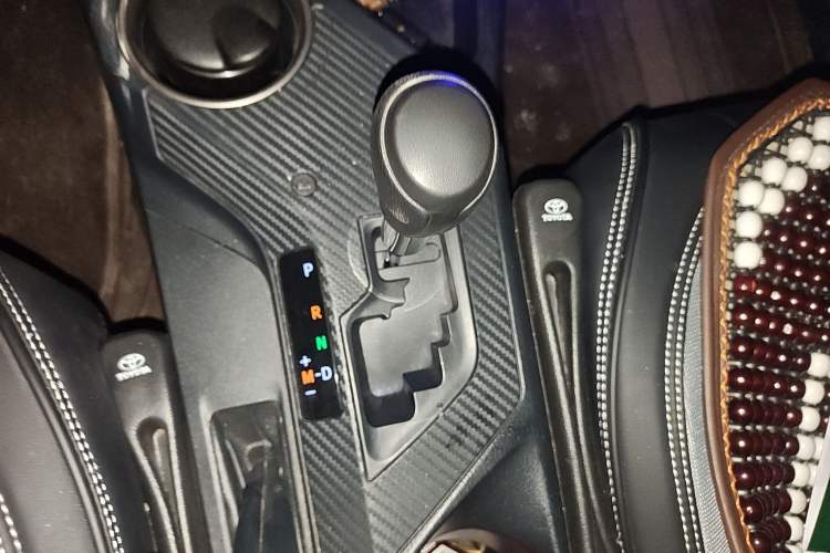 Used Toyota RAV4 2015 2.0L CVT Two-Wheel Drive Fashion Edition