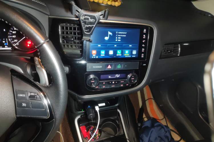 Used Mitsubishi Outlander 2019 2.4L 4x4 Zhi Xiang Edition 5 Seats China VI Standard
