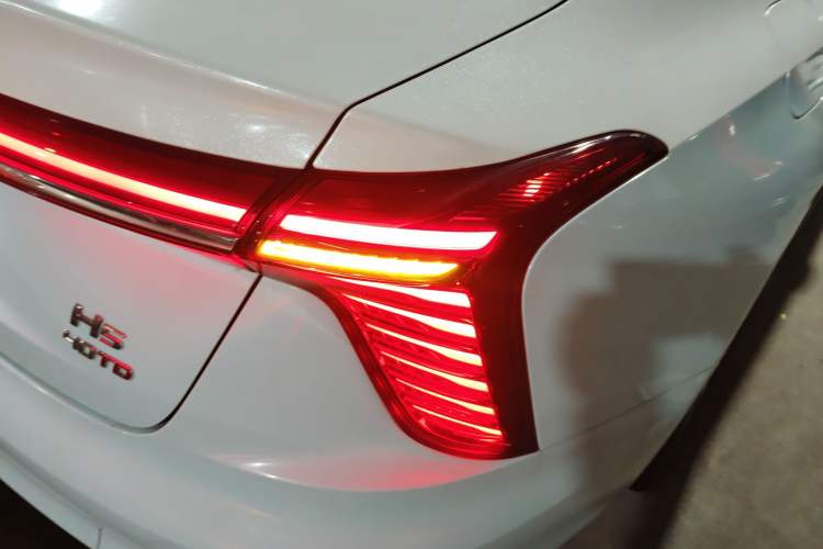 Used Hongqi H5 2023 2.0T Automatic Smart Connect Flagship Edition
