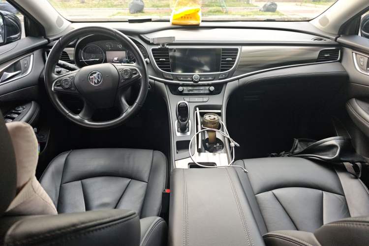 Used Buick LaCrosse 2022 652T Luxury Version Center Console