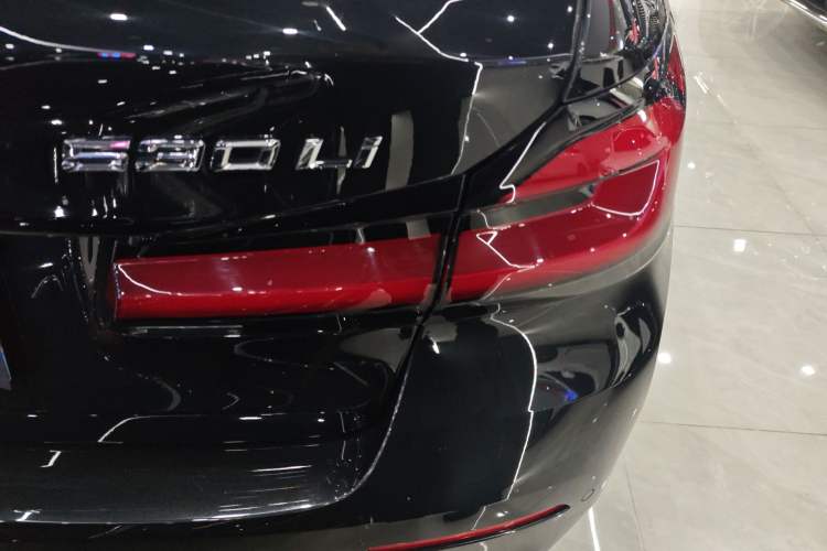 Used BMW 5 Series 2023 530Li Leading Edition Luxury Package Right Rear Taillight