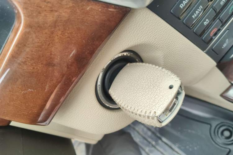 Used Mercedes-Benz E-Class 2010 E 260 L CGI Elegant Model