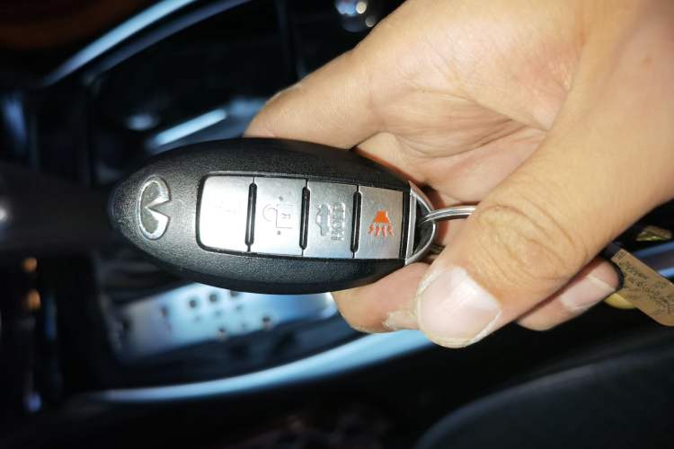 Used Infiniti Q70 2015 Q70L 2.5L Elite Edition Vehicle Key