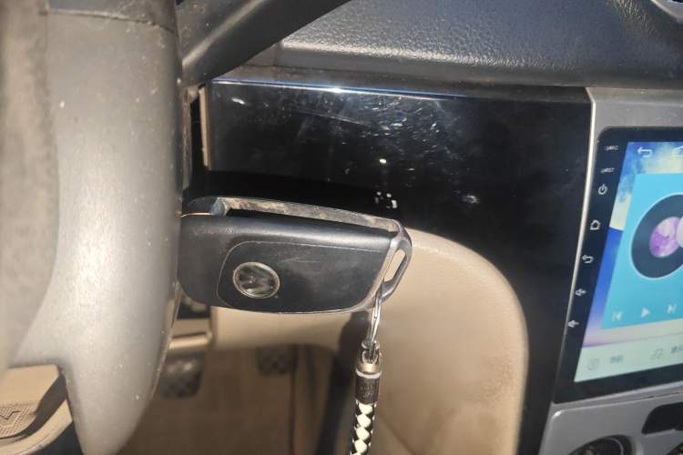 Used Volkswagen Lavida 2013 Classic 1.6L Manual Fashion Edition Vehicle Key