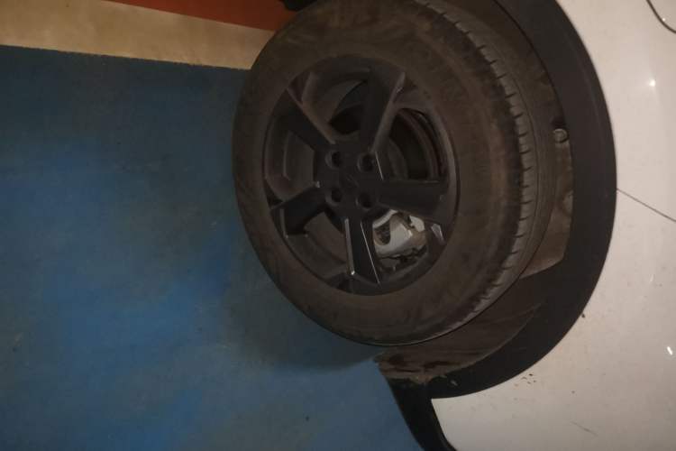 Used Geometry E Firefly 2023 401KM Linglong Tiger 5-Seater Right Front Wheel Hub