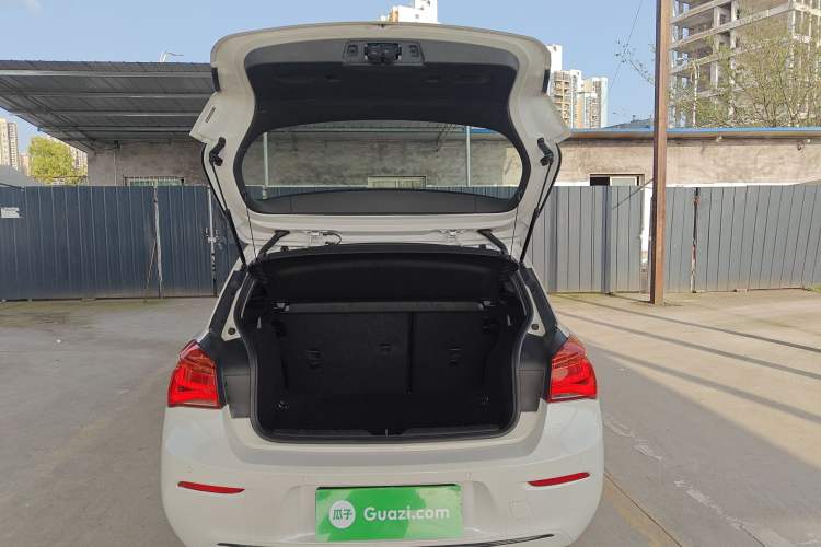 Used BMW 1 Series 2018 118i Sport Design Package