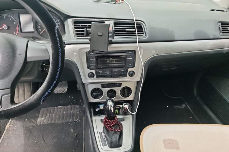 Used Volkswagen Lavida 2013 Revised Classic 1.6L Automatic Fashion Edition
