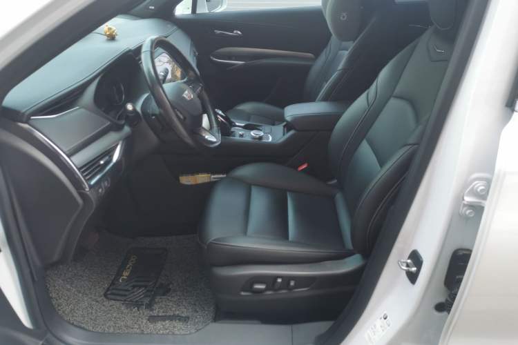 Used Cadillac XT4 2020 28T Two-Wheel-Drive Leading Version
