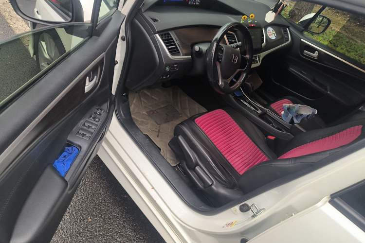 Used Honda Jade 2014 1.8L Automatic Comfort Elite Version 5 Seats
