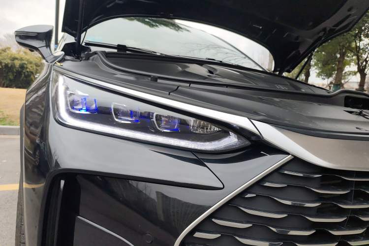 Used BYD Tang New Energy 2024 DM-i Glory Edition 112KM Prestige Model