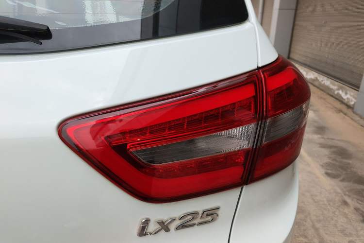 Used Hyundai ix25 2015 1.6L Automatic Two-Wheel-Drive Deluxe DLX Model Right Rear Taillight