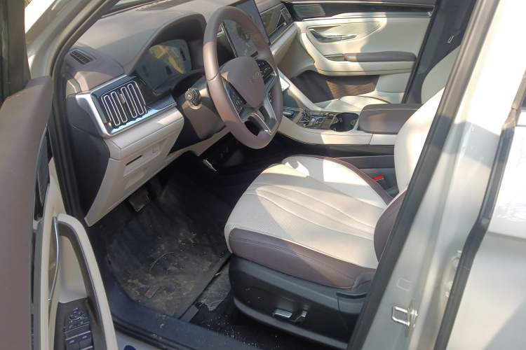 Used BYD Song PLUS New Energy 2025 DM-i 112KM Prestige Model Driver Seat