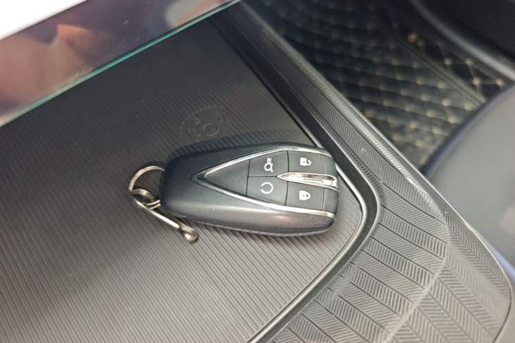 Used CHANGAN Eado 2025 Blue Whale 1.5T 500Bar Prestige Model
