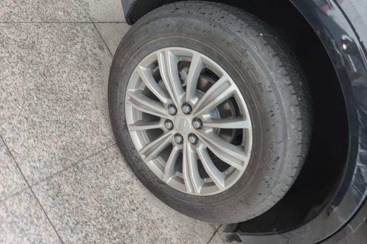 Used Cadillac XT5 2018 25T Luxury Model Right Rear Wheel Hub