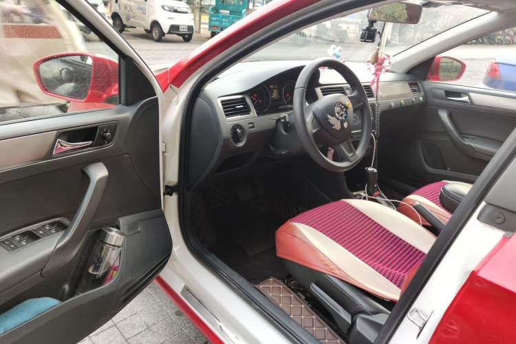 Used Skoda Rapid Spaceback 2014 1.6L Automatic Enjoyment Edition
