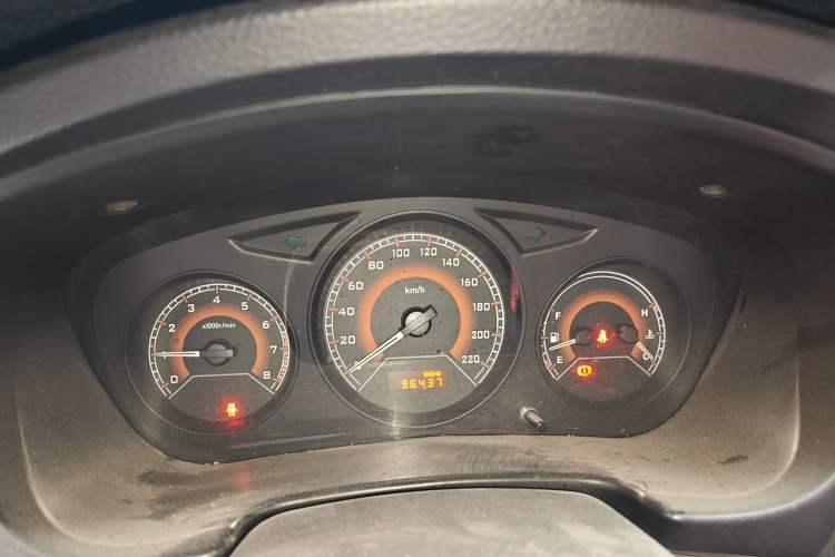 Used Soueast V3 Lingyue 2014 1.5L Manual Style Value Edition Instrument Cluster