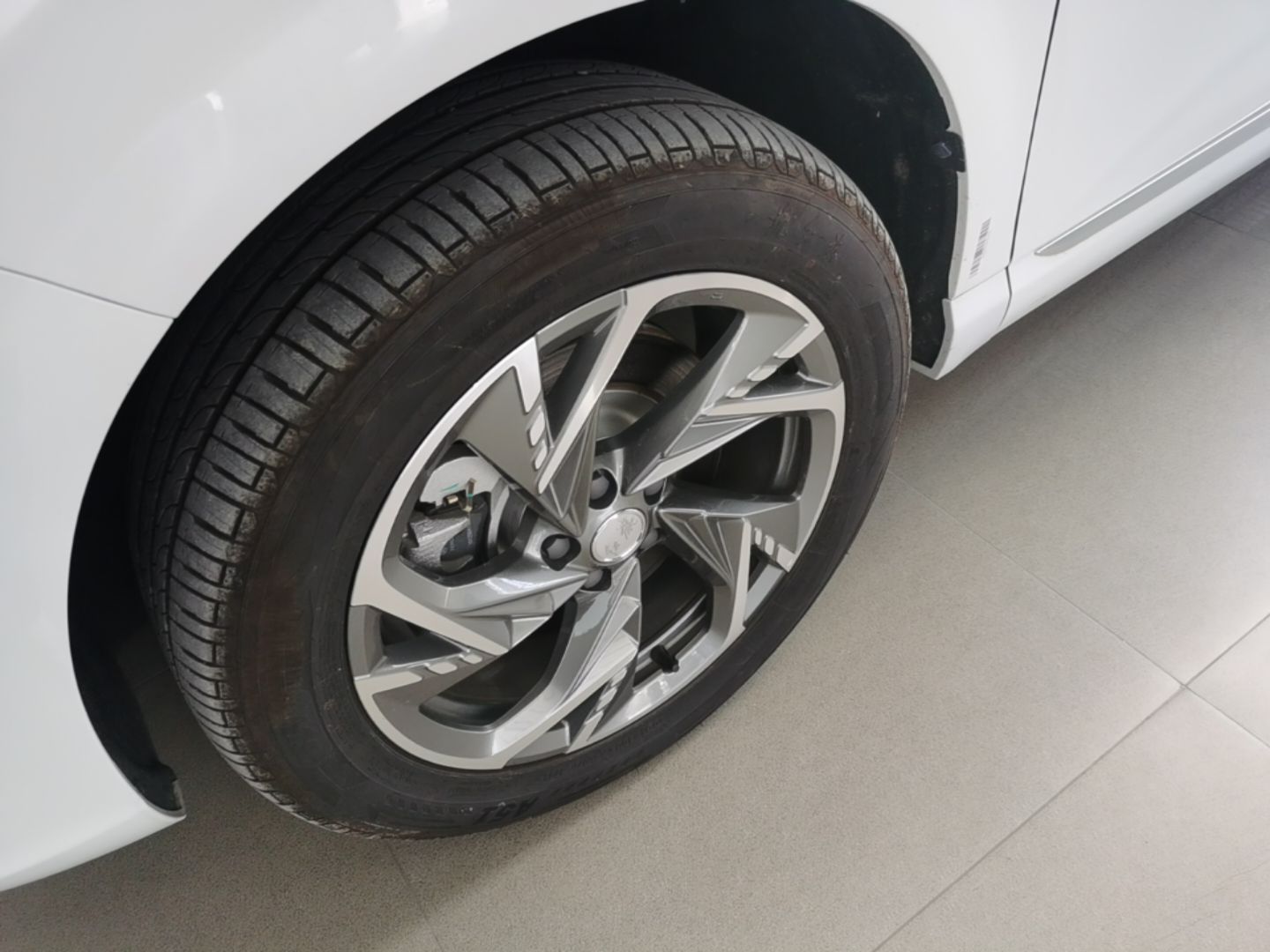 Hongqi HS3 PHEV 2024 PHEV 115km Jingwei Edition — снимка 10