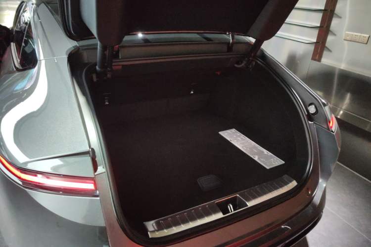 Used Avatr 12 2025 Year Updated Ultra Extended-Range Version Trunk