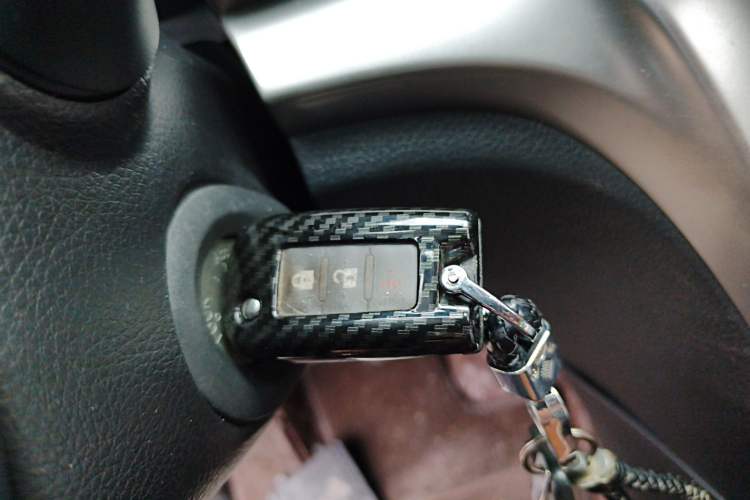 Used Venucia T70X 2016 2.0L CVT SmartFun Sport Edition
