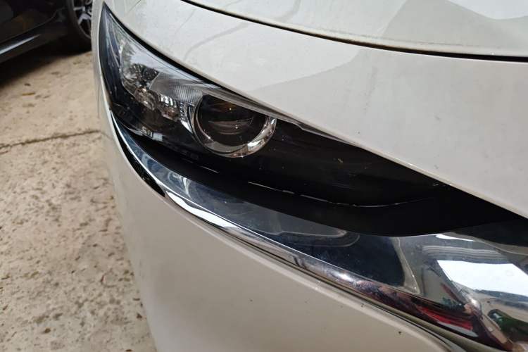 Used Mazda 3 Axela 2022 2.0L Automatic Zhiya Edition Right Front Headlight