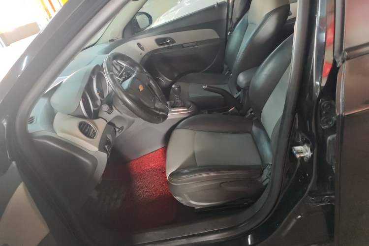 Used Chevrolet Cruze 2013 1.6L SE MT Left Front Seat