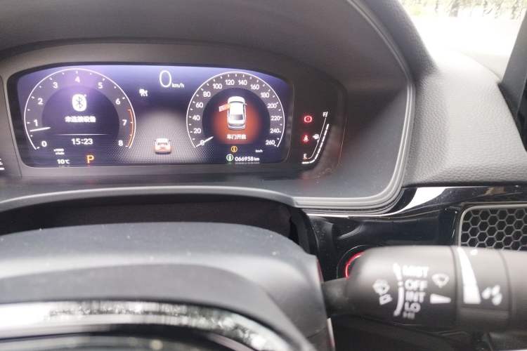 Used Honda Civic 2022 240TURBO CVT Dynamic Edition Odometer Close Up