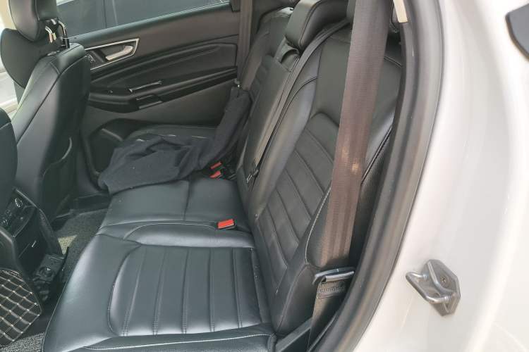 Used Ford Edge 2018 EcoBoost 245 Two-Wheel-Drive Titanium 7-Seater China V Standard
