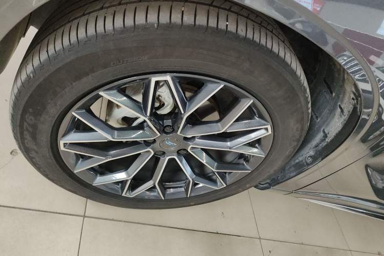 Used Oshan Z6 New Energy 2023 ZhiDian iDD 150KM Flagship PLUS Smart Parking Edition