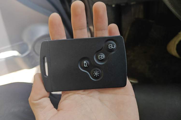 Used Renault Koleos 2013 2.5L 4x4 Comfort Edition