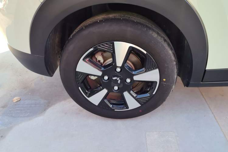 Used Wuling Bingo PLUS 2024 330 km Range Five-Seater Version
