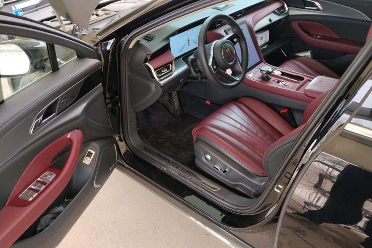 Used Hongqi H5 2024 2.0T Automatic Smart Connect Flagship Edition
