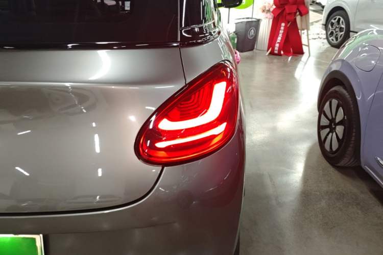 Used Wuling Bingo 2025 333 km Lingxi Connected Version Right Rear Taillight