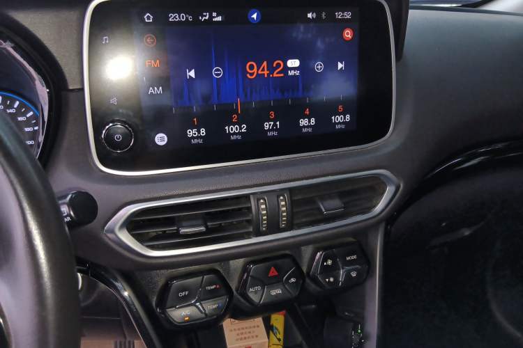 Used GAC Group ix4 2018 Luxury Edition Audio And AC Panel