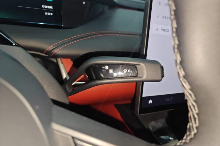 Used Xiaomi Auto SU7 2024 Four-Wheel Drive Ultra-Long Range Advanced Intelligent Driving Max Edition
