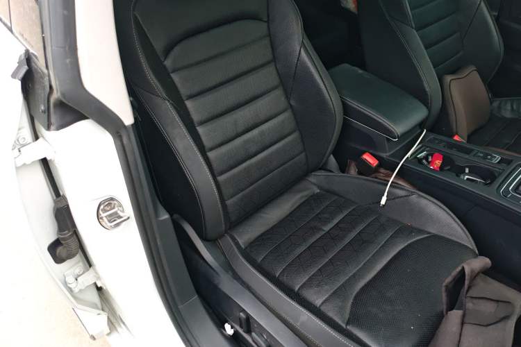 Used Volkswagen FAW-Volkswagen CC 2024 380TSI Striking Edition
