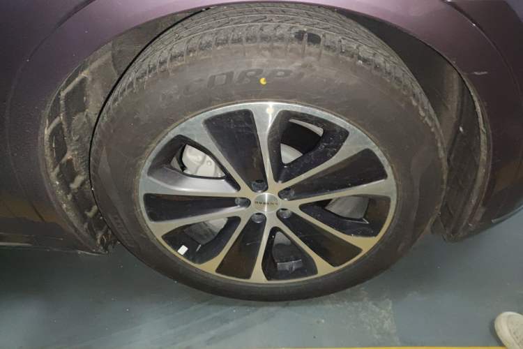 Used Hima Luxeed R7 2024 Pure Electric 667km Pro Right Front Wheel Hub