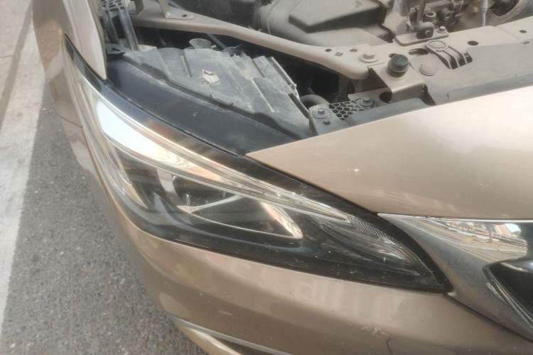 Used Buick Verano 2018 Sedan 15S Automatic Leading Model Right Front Headlight