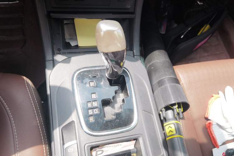 Used BYD S7 2016 2.0T Automatic Flagship Plus Gear Lever