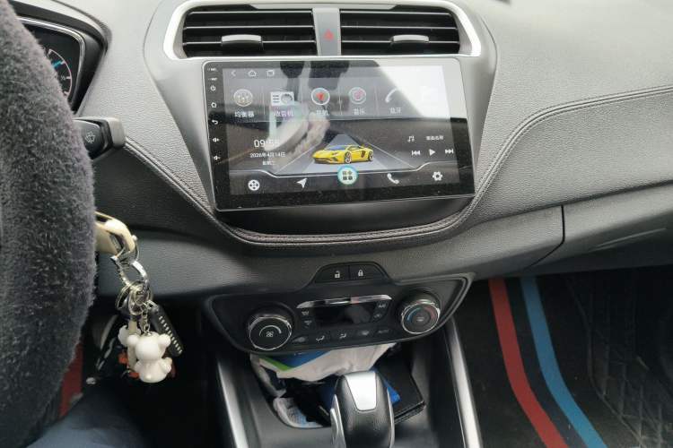 Used Ford Escort 2015 1.5L Automatic Fashion Model Audio And AC Panel