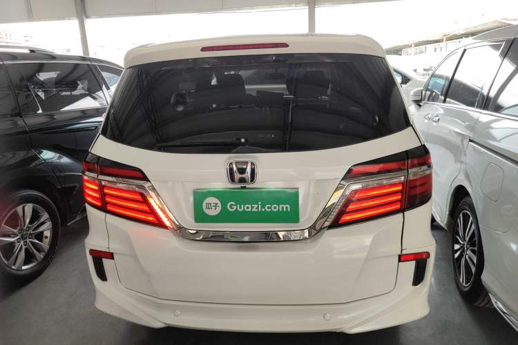 Used Honda Elysion 2016 2.4L Luxury Edition Rear