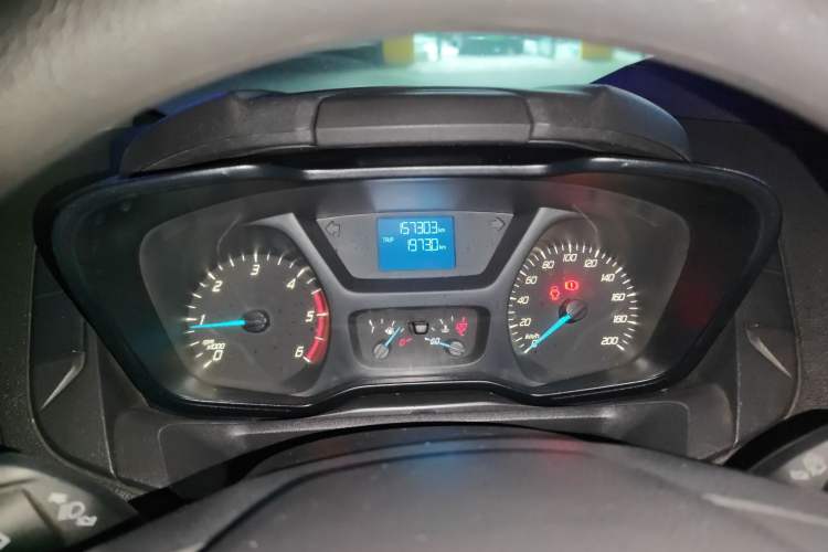 Used Ford Transit 2019 2.0T Diesel Multi-Purpose Commercial Vehicle Mid-Drive Mid-Roof 6-Seater China VI Standard
