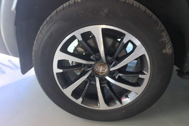 Used Haval H9 2024 2.0T Gasoline All-Wheel-Drive Extreme Edition Right Rear Wheel Hub