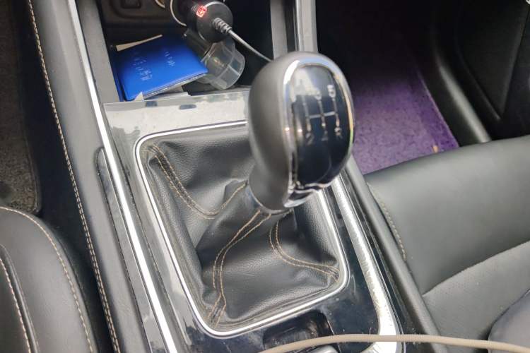 Used CHANGAN Eado 2019 High-Energy Edition 1.6L GDI Manual Pioneer Model China VI Standard Gear Lever